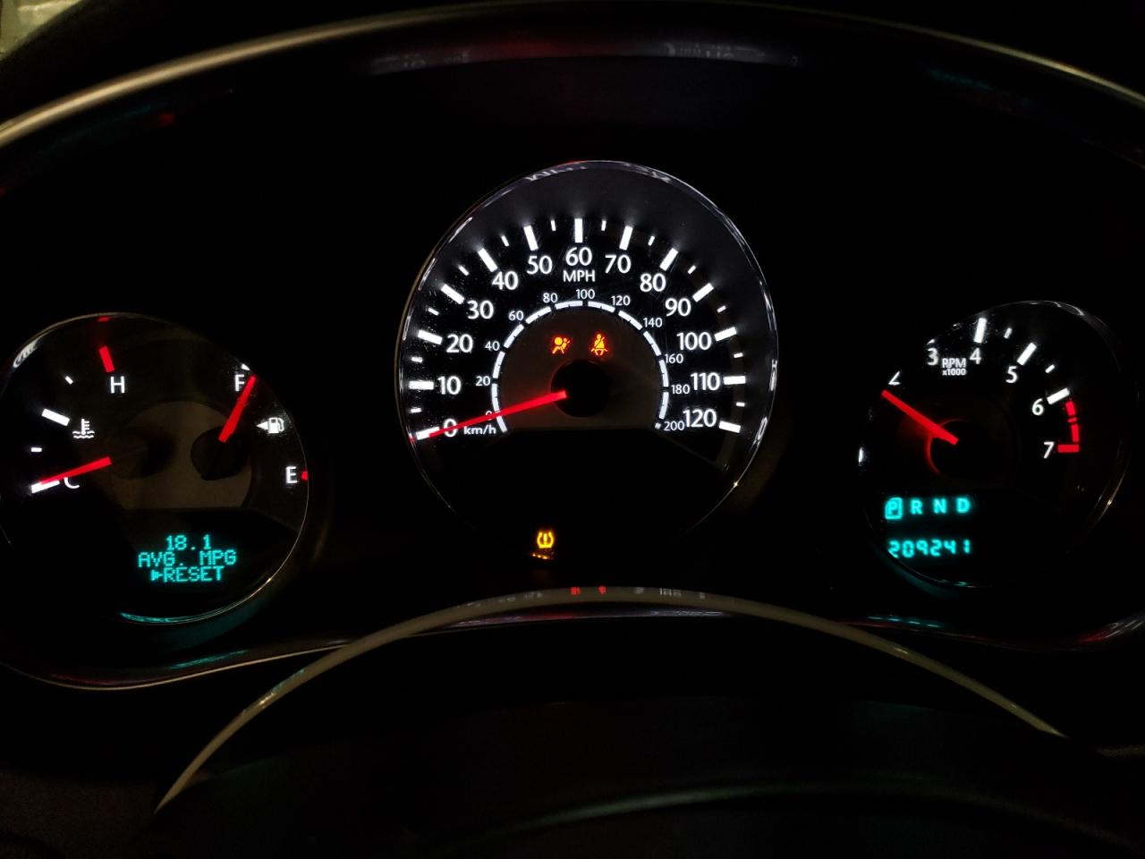 2014 Chrysler 200 - Image 9