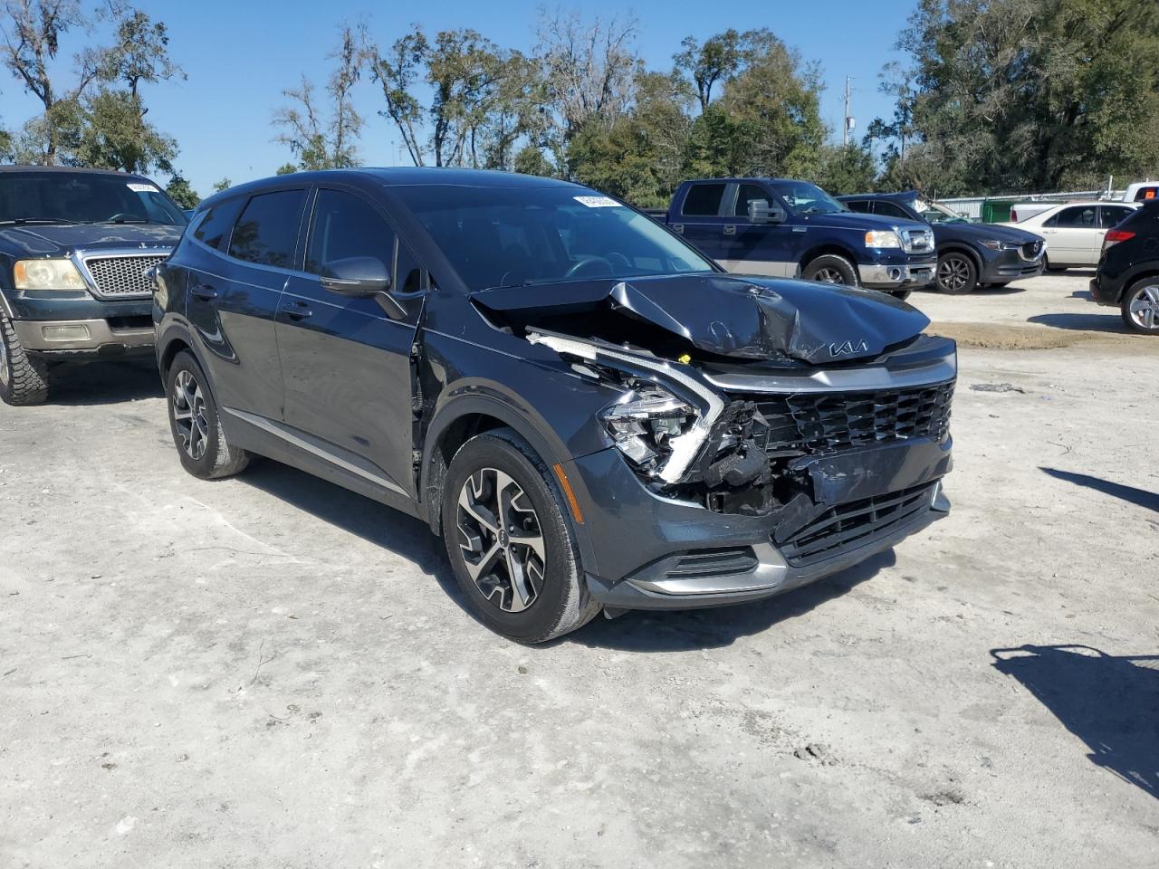 2023 Kia Sportage - Image 4
