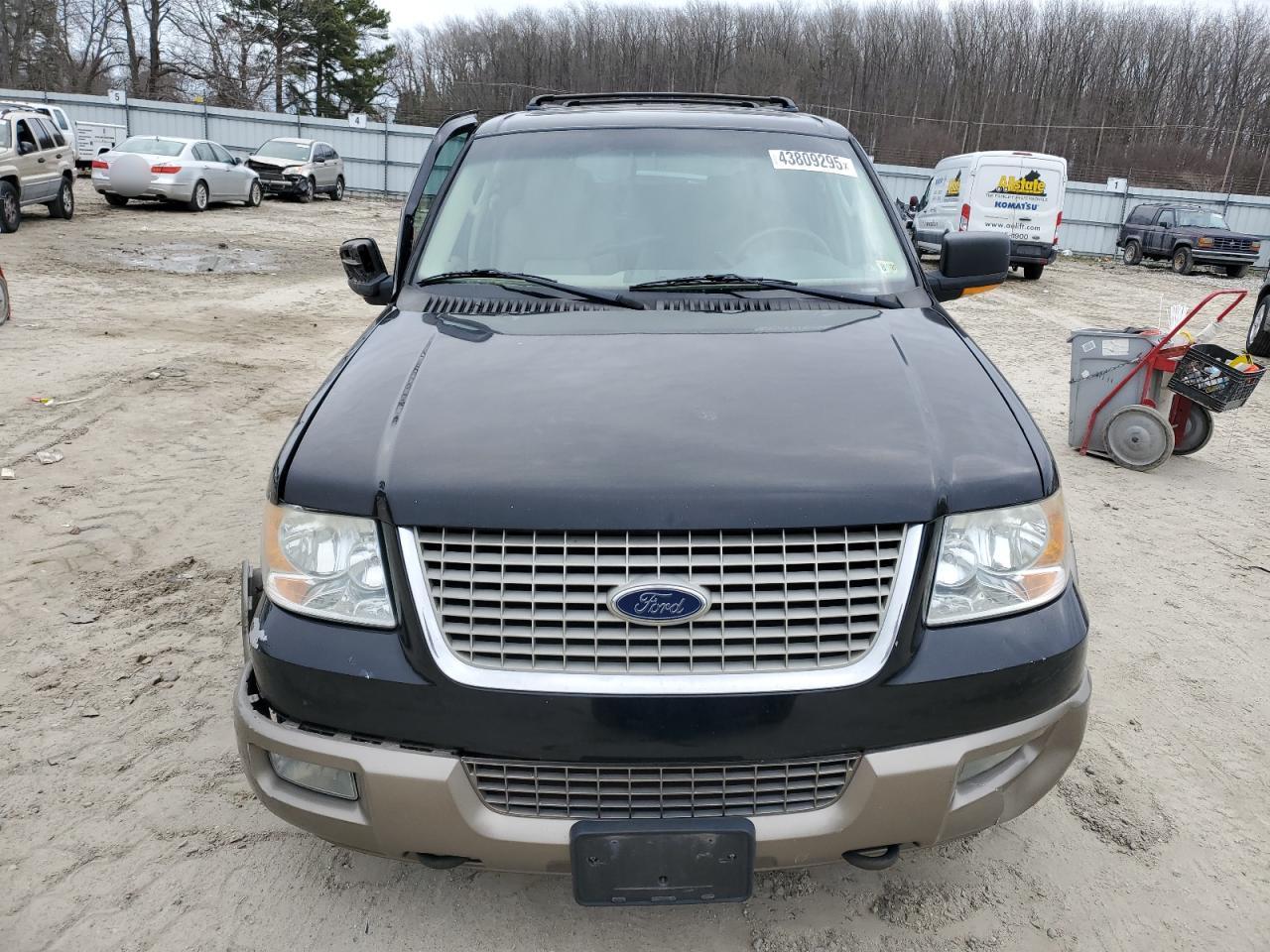 2004 Ford Expedition - Image 5