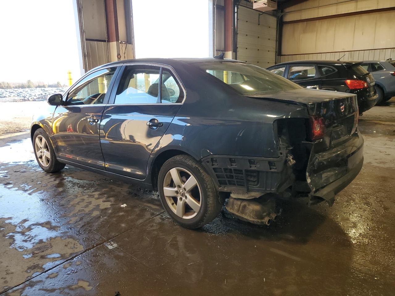 2009 Volkswagen Jetta - Image 2