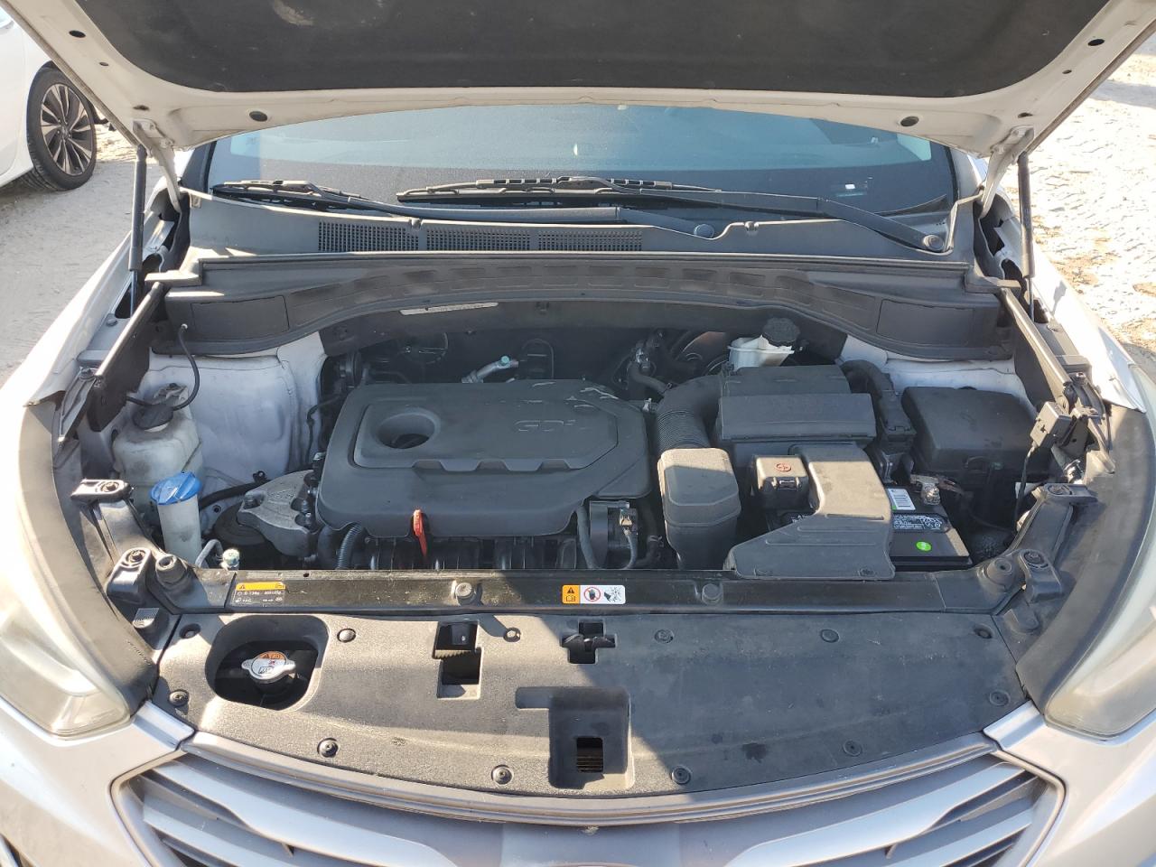 2017 Hyundai Santa Fe - Image 12