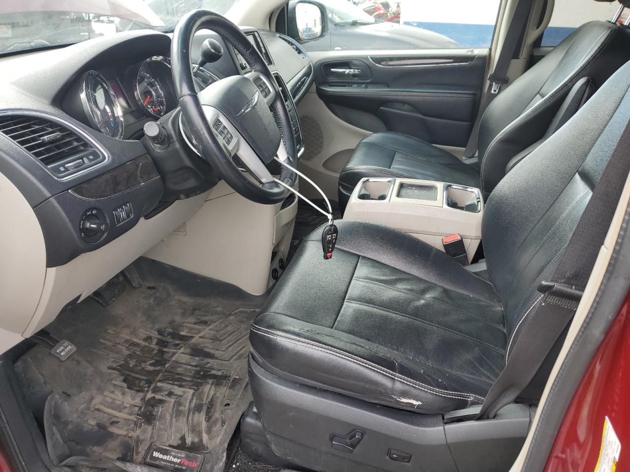 2015 Chrysler Town & Country - Image 7