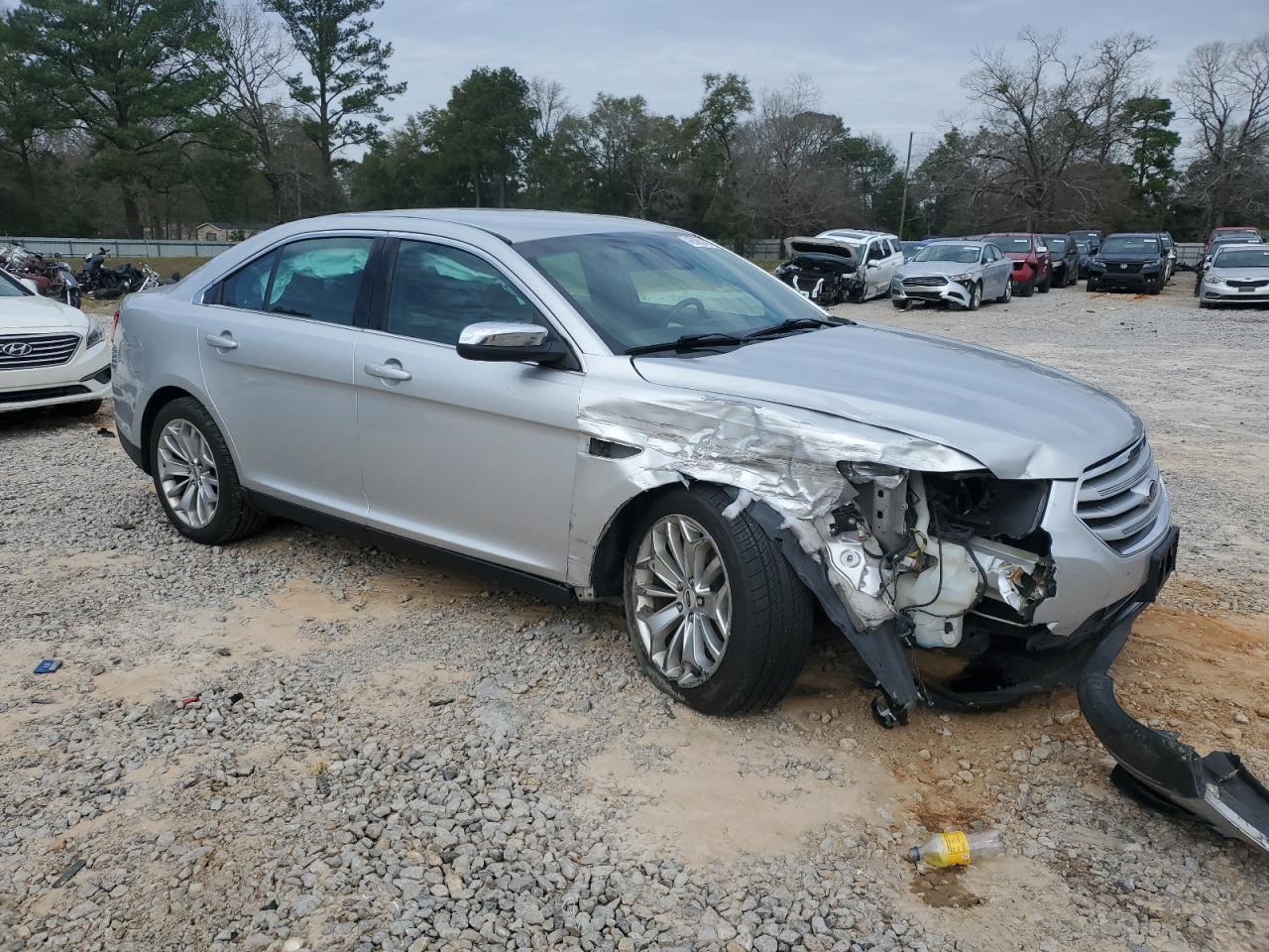 2019 Ford Taurus - Image 4