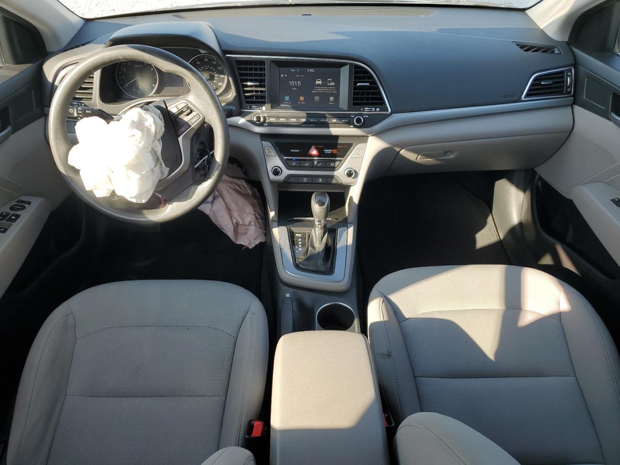 2017 Hyundai Elantra - Image 8