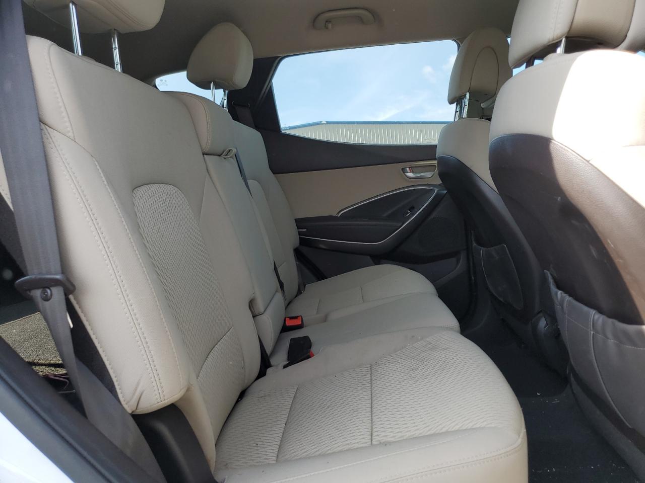 2018 Hyundai Santa Fe - Image 11