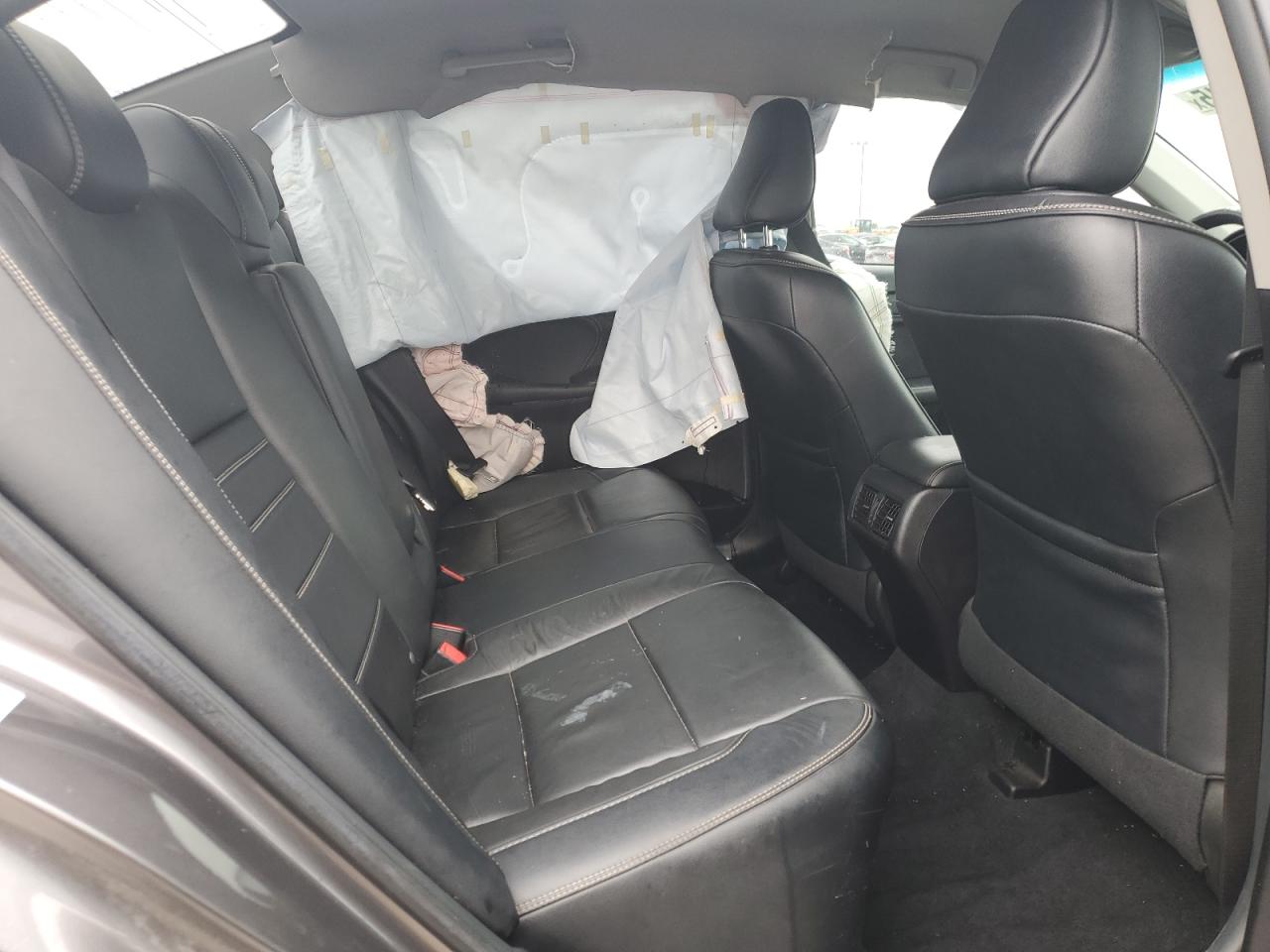 2016 Toyota Camry - Image 11