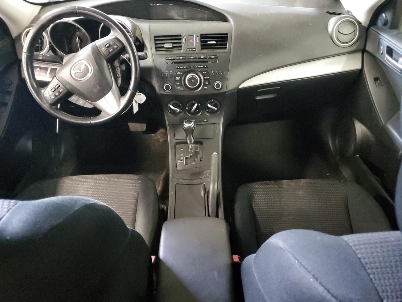 2012 Mazda 3 - Image 8