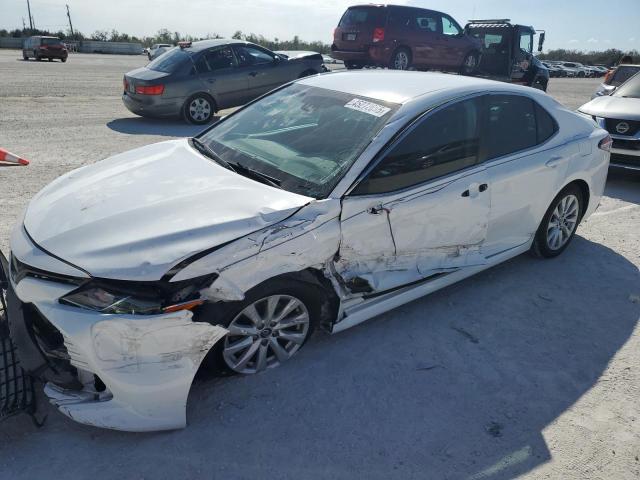  TOYOTA CAMRY 2018 Biały