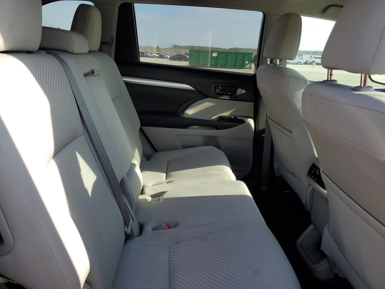 2014 Toyota Highlander - Image 11
