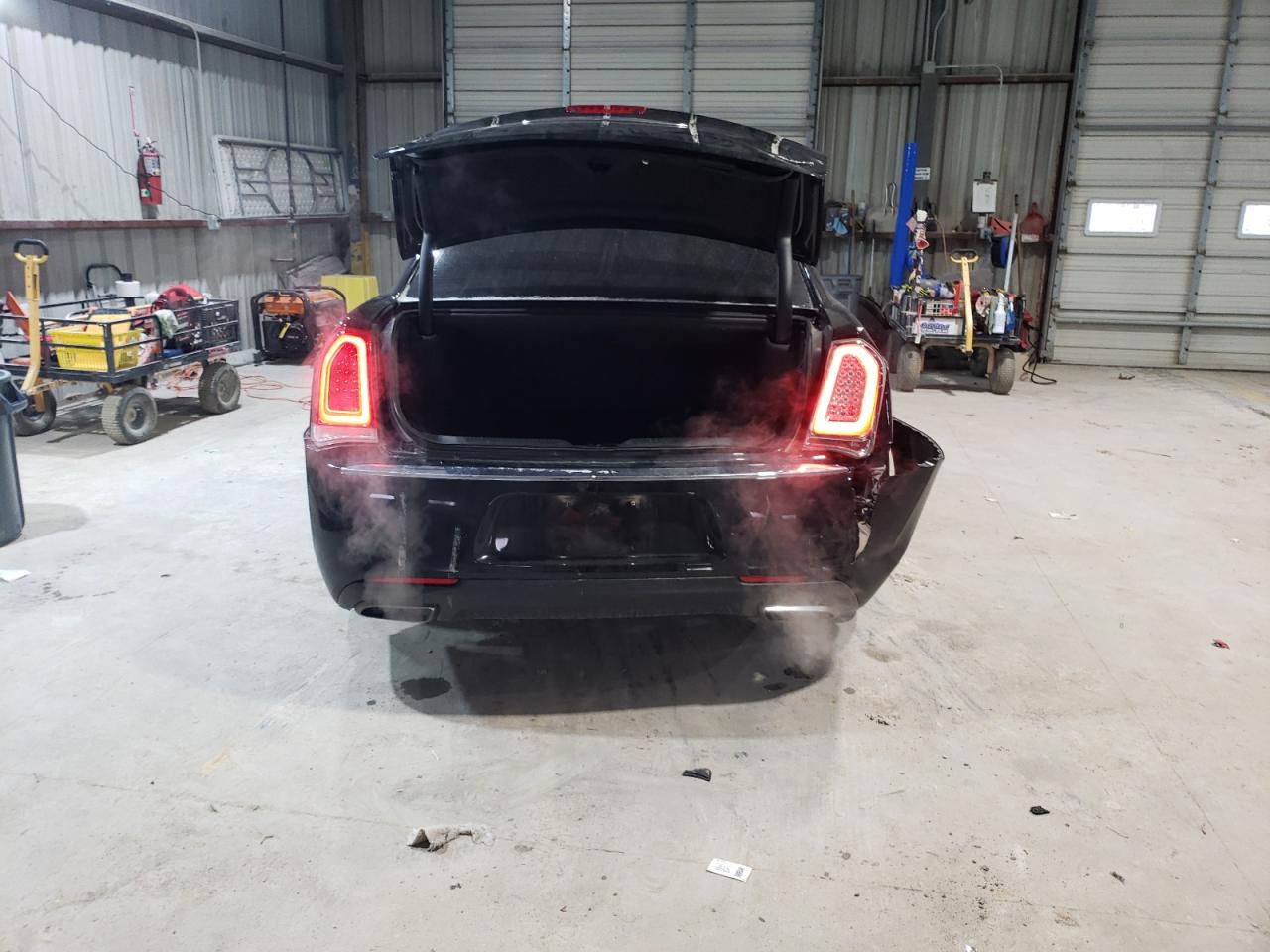 2018 Chrysler 300 - Image 6