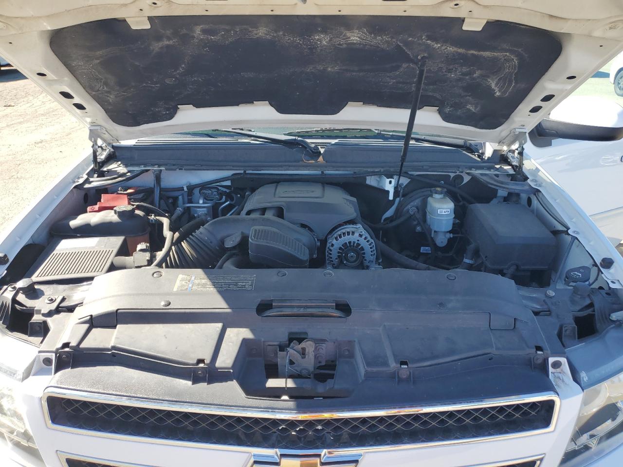 2010 Chevrolet Tahoe - Image 12