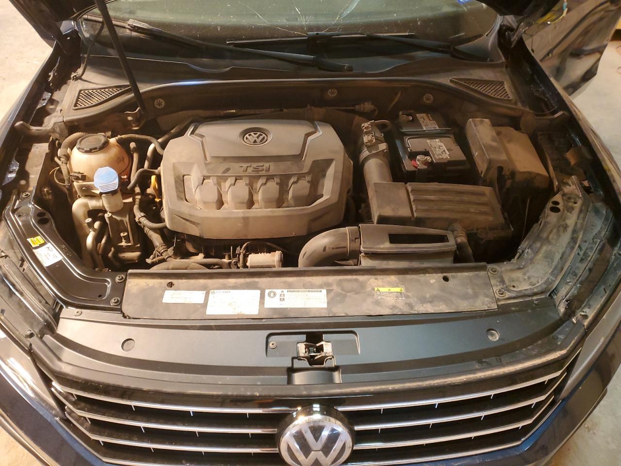 2019 Volkswagen Passat - Image 11