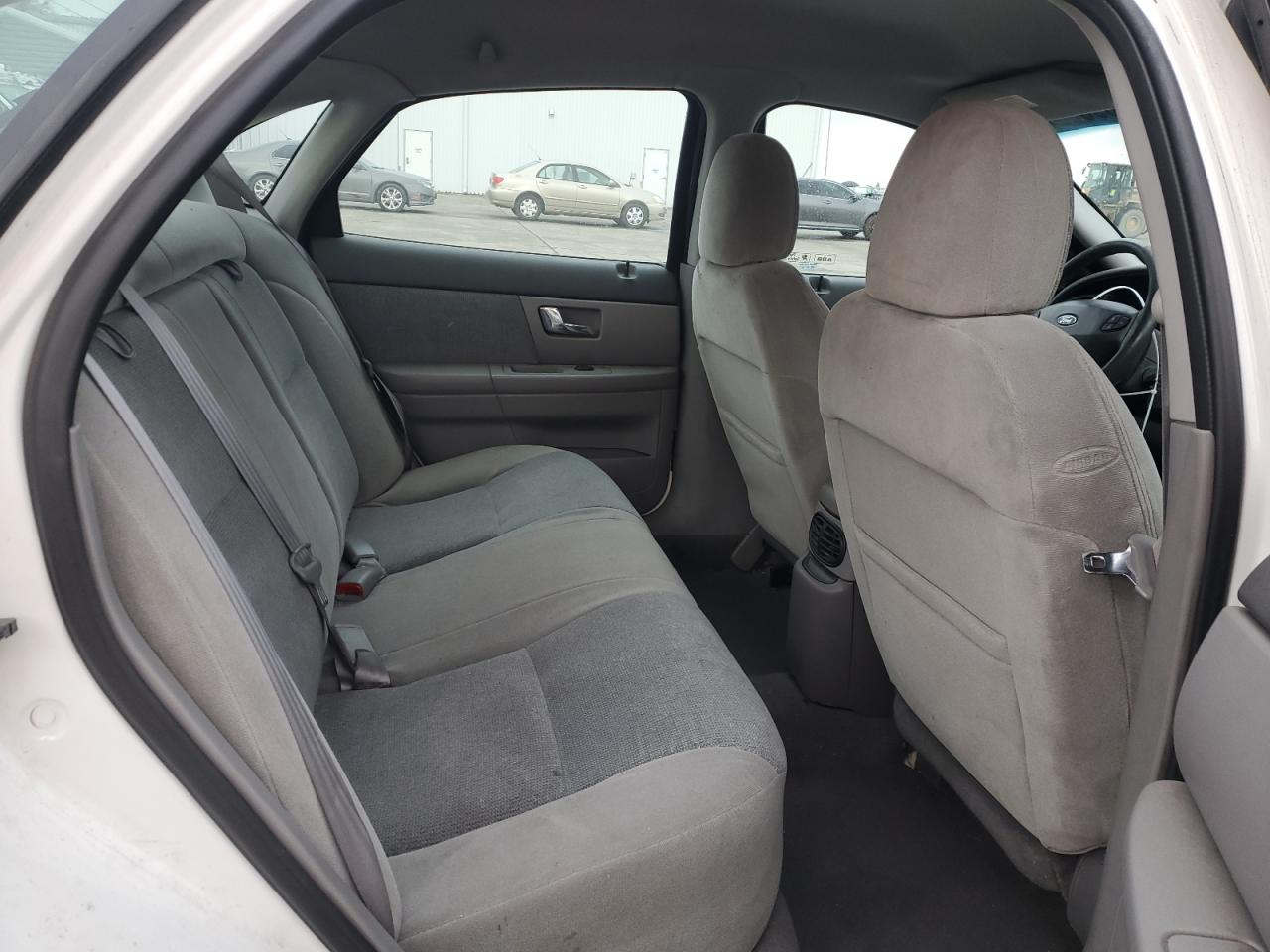 2001 Ford Taurus - Image 10