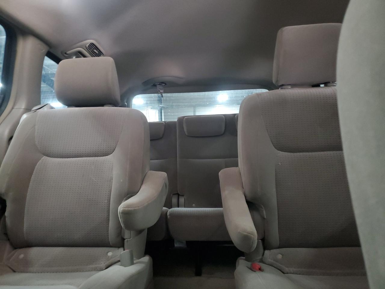 2008 Toyota Sienna - Image 10