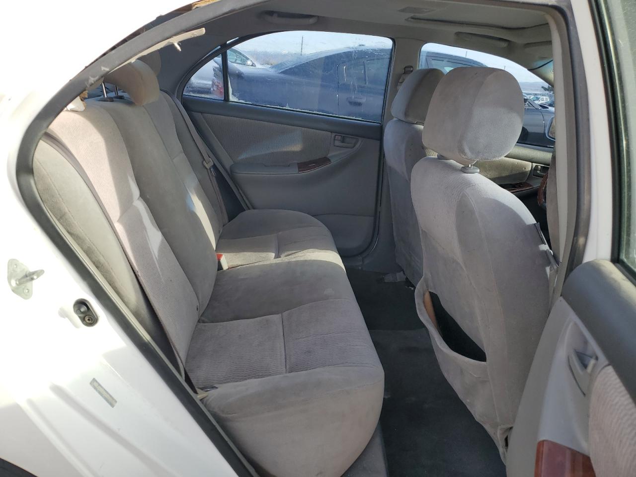 2005 Toyota Corolla - Image 10