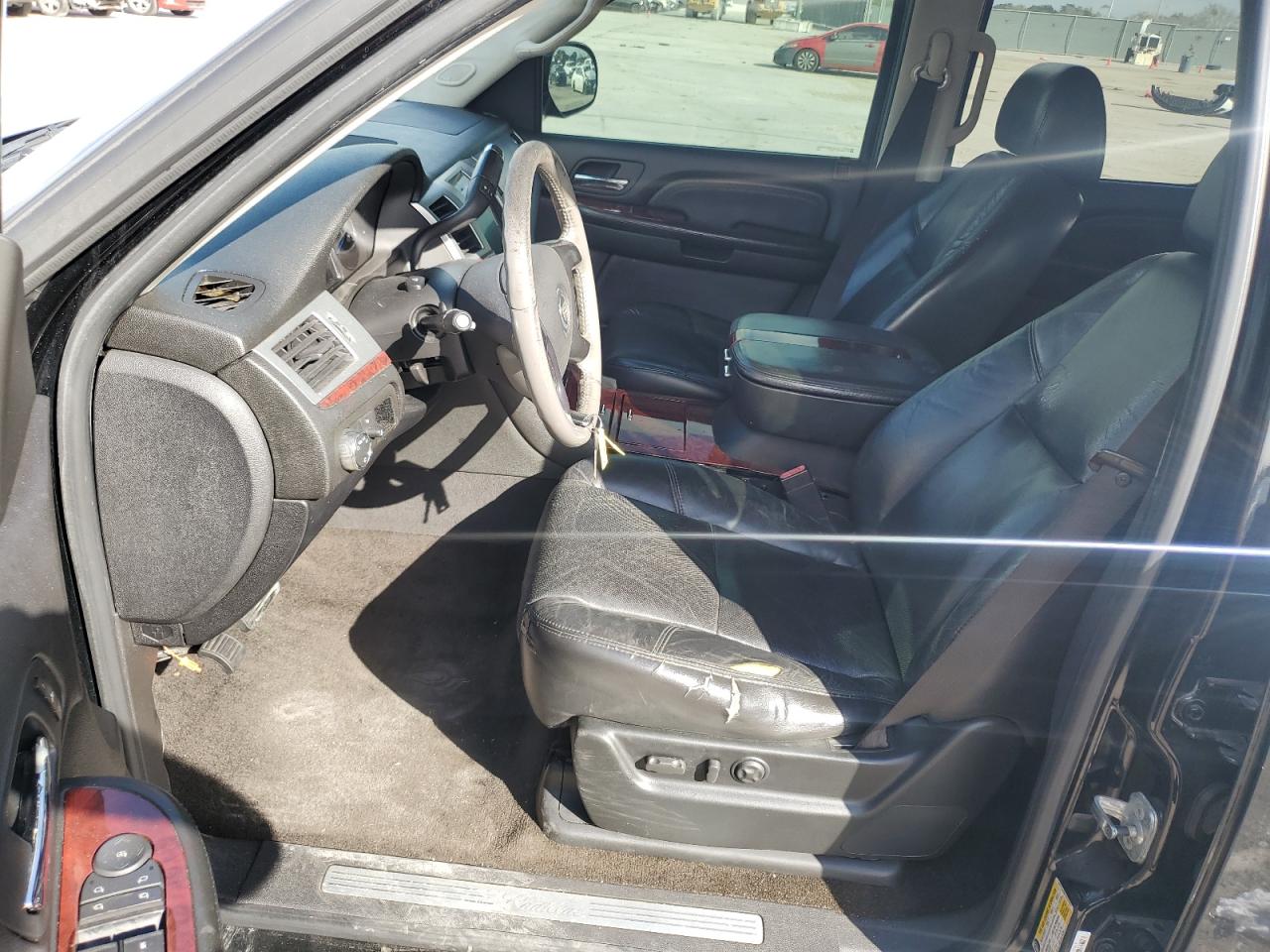 2007 Cadillac Escalade - Image 7