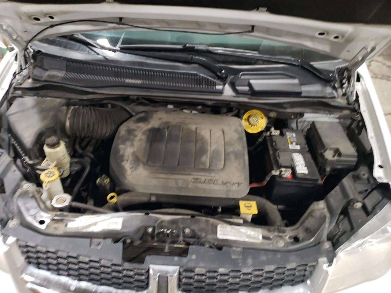 2020 Dodge Caravan - Image 14