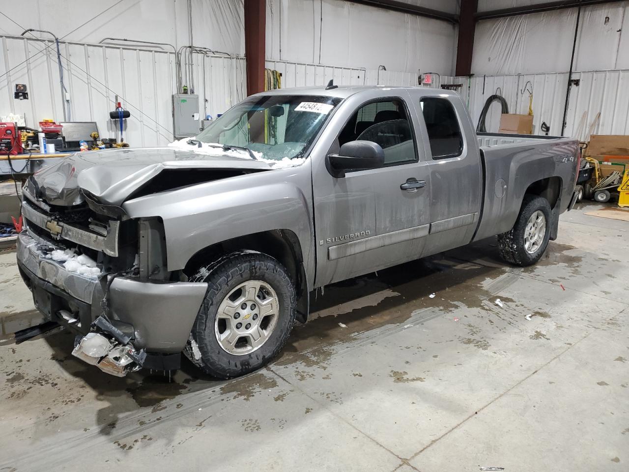 2007 Chevrolet Silverado - Image 1
