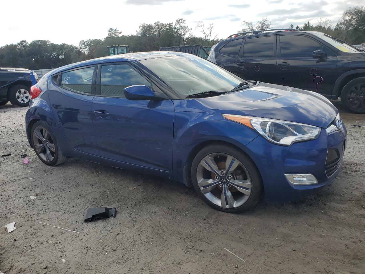 2015 Hyundai Veloster - Image 4
