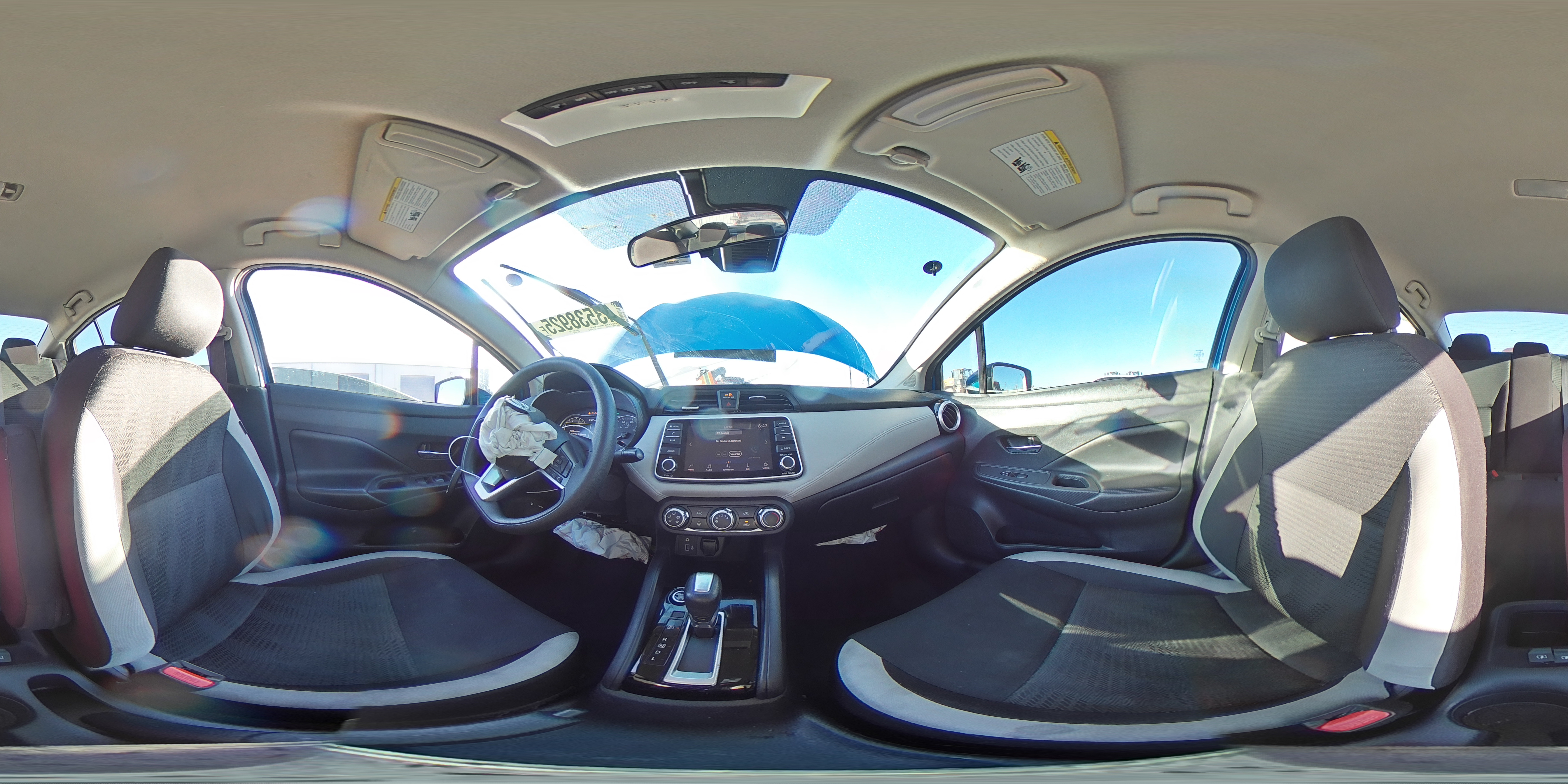 2020 Nissan Versa - Image 14