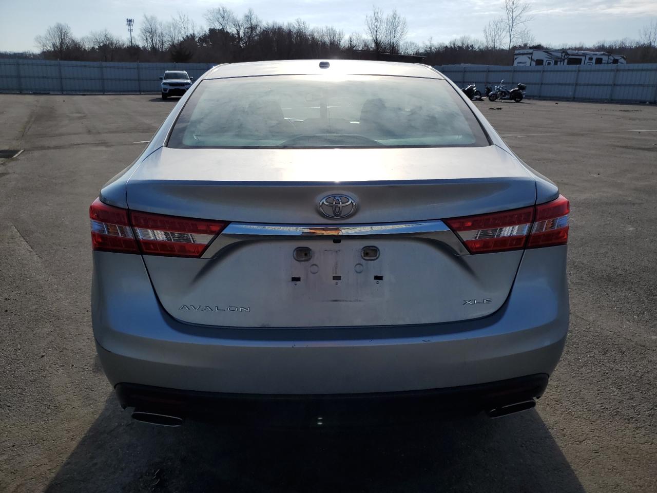 2015 Toyota Avalon - Image 6