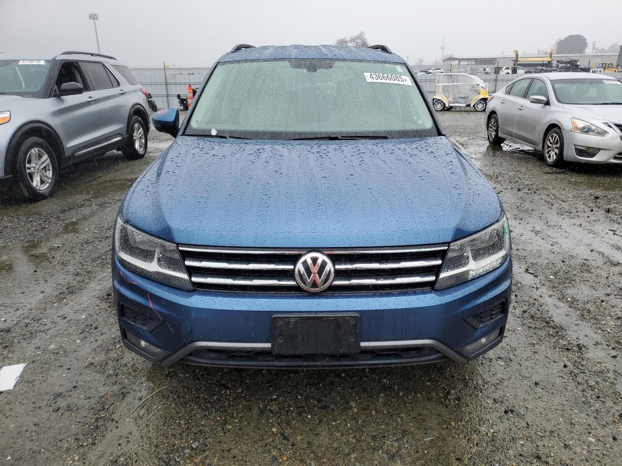 2018 Volkswagen Tiguan - Image 5