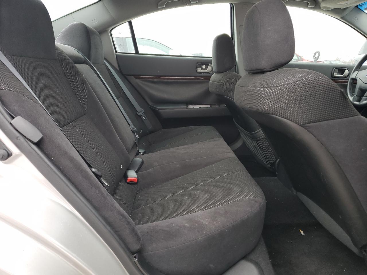 2011 Mitsubishi Galant - Image 10