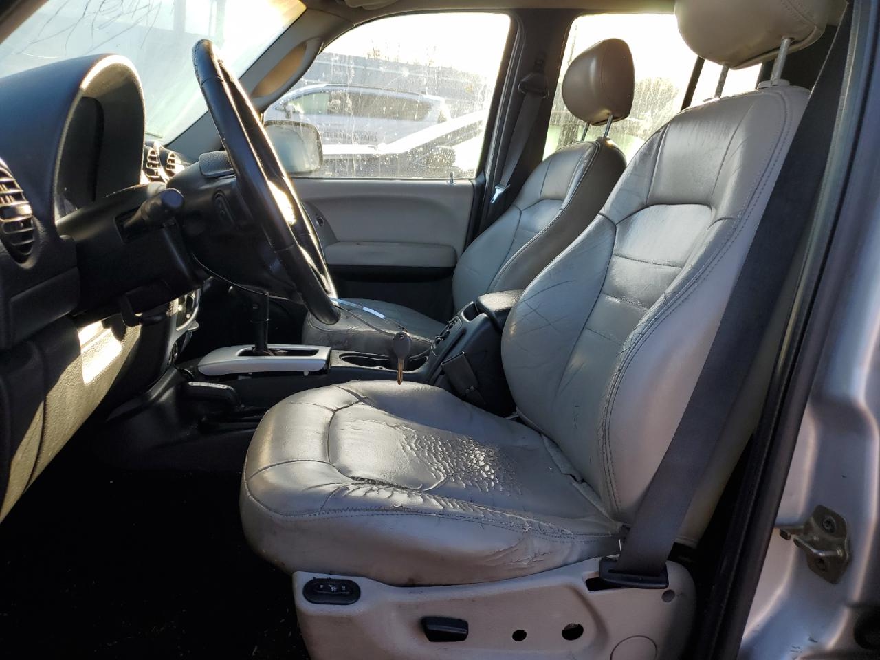 2002 Jeep Liberty (North America) - Image 7