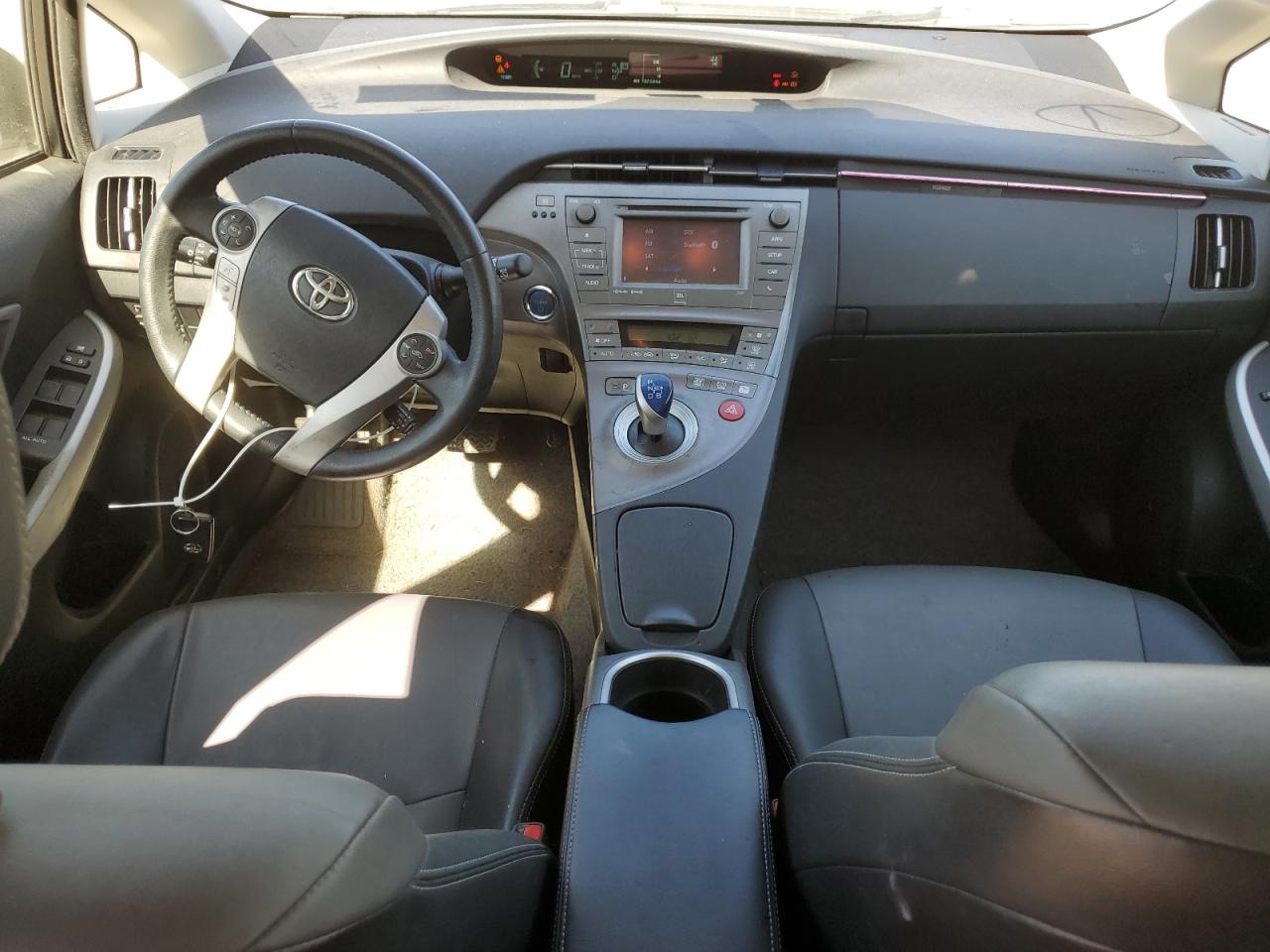 2015 Toyota Prius - Image 8