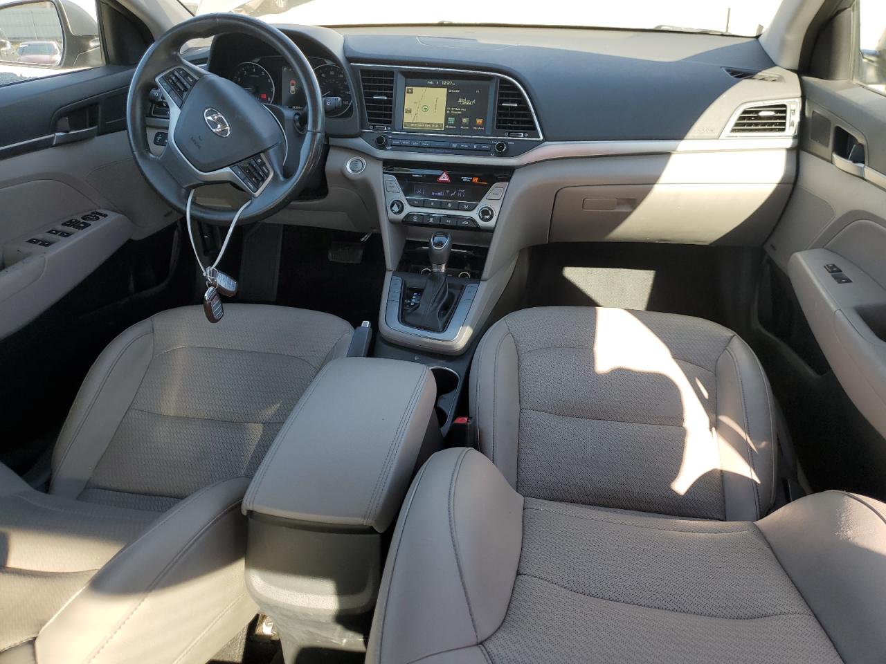 2017 Hyundai Elantra - Image 8