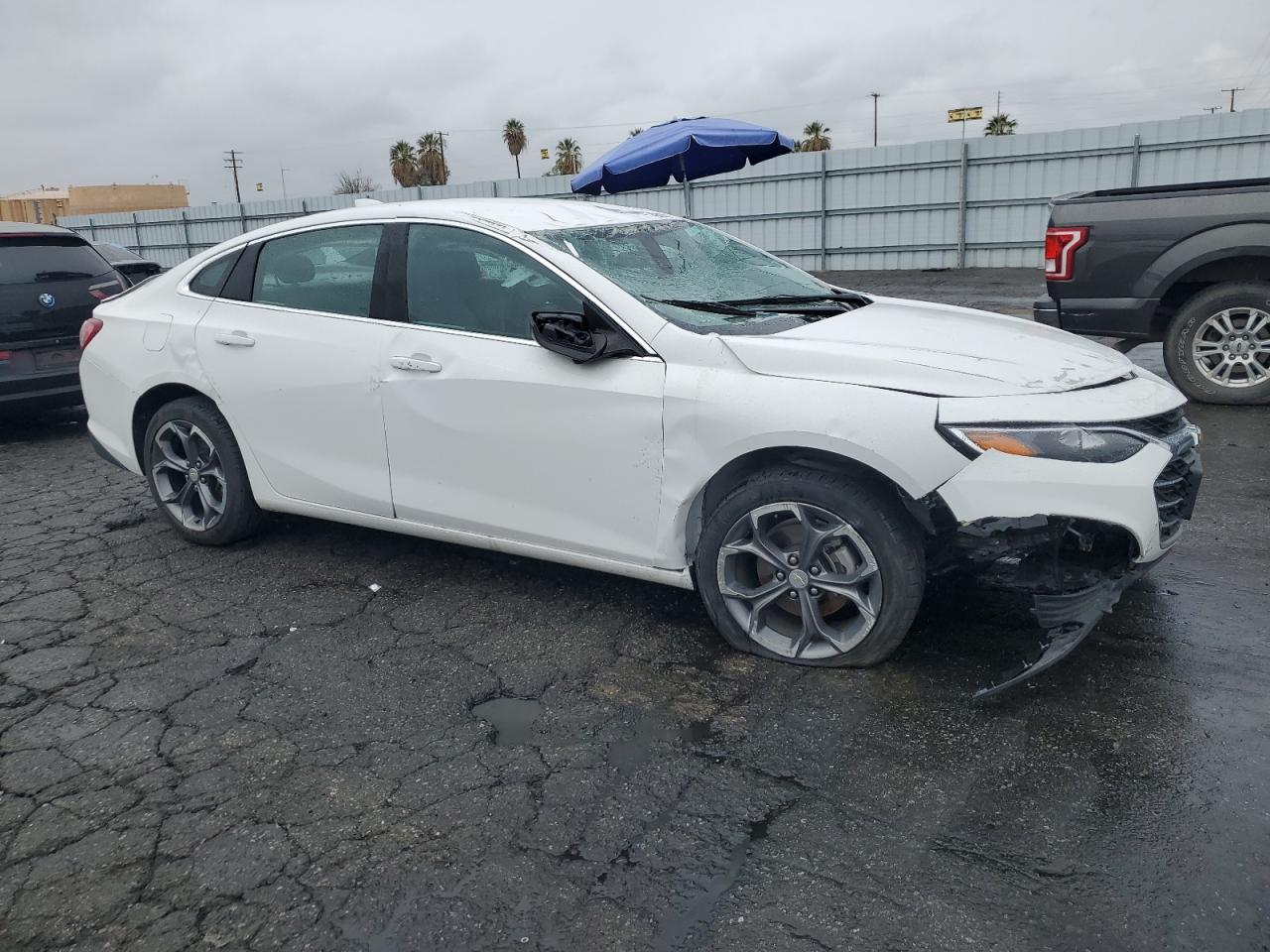 2022 Chevrolet Malibu - Image 4