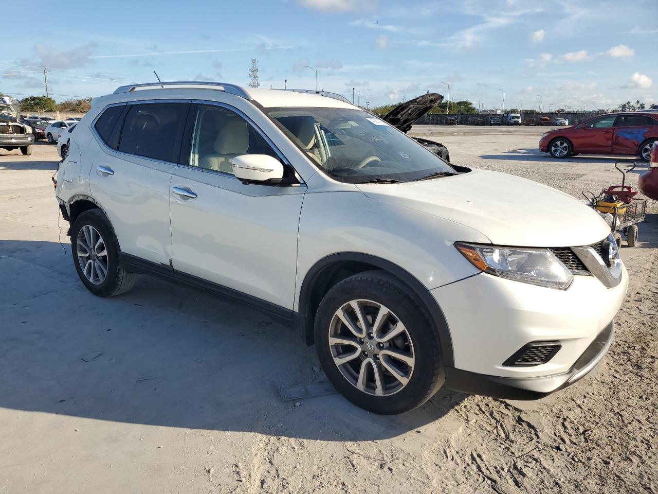 2015 Nissan Rogue - Image 4