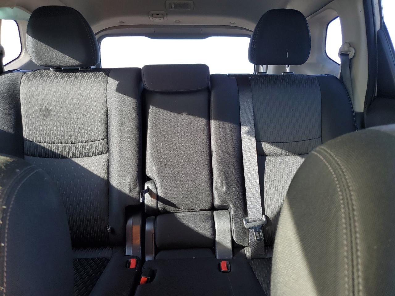 2017 Nissan Rogue - Image 10