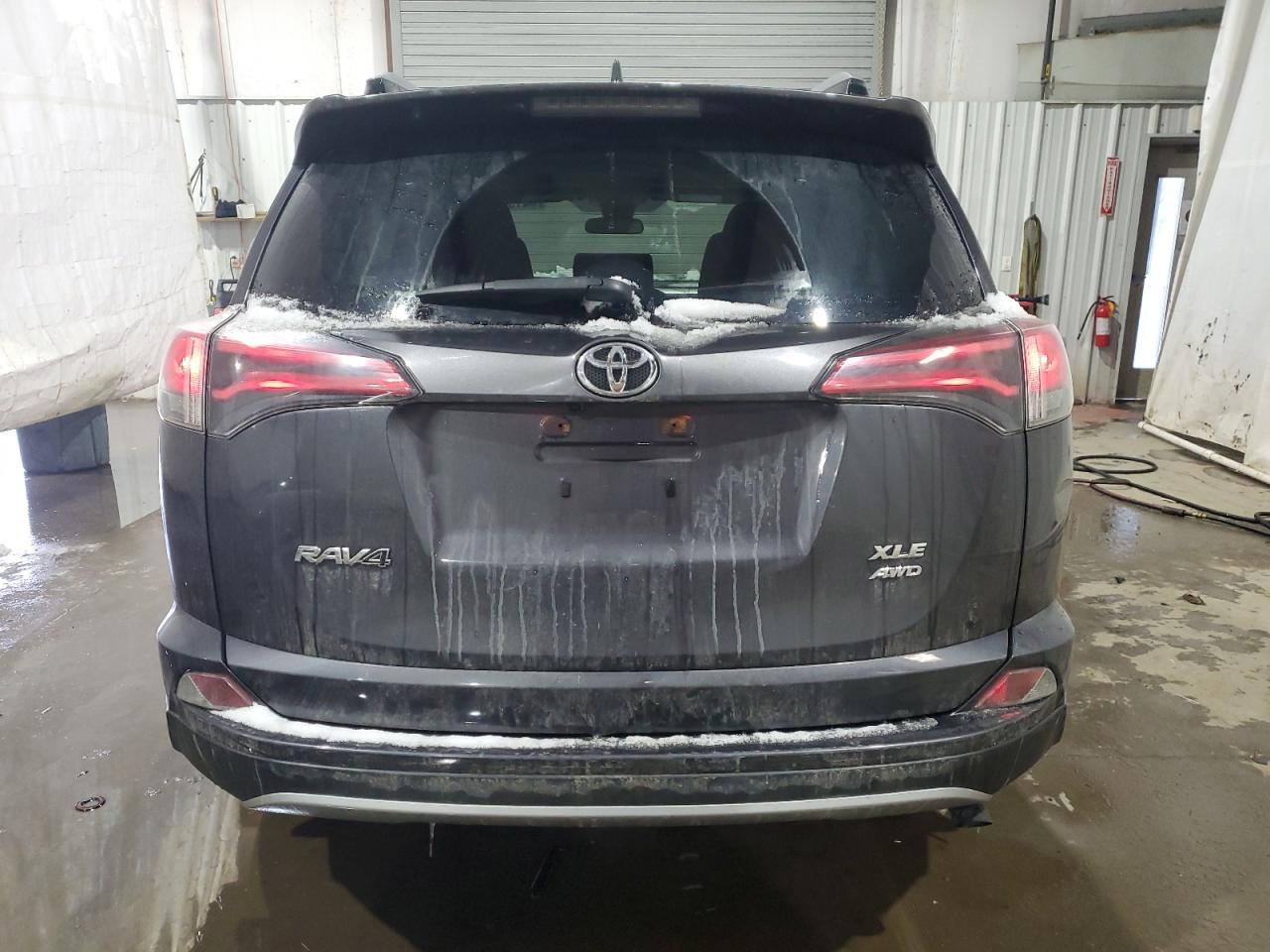 2018 Toyota RAV 4 - Image 6