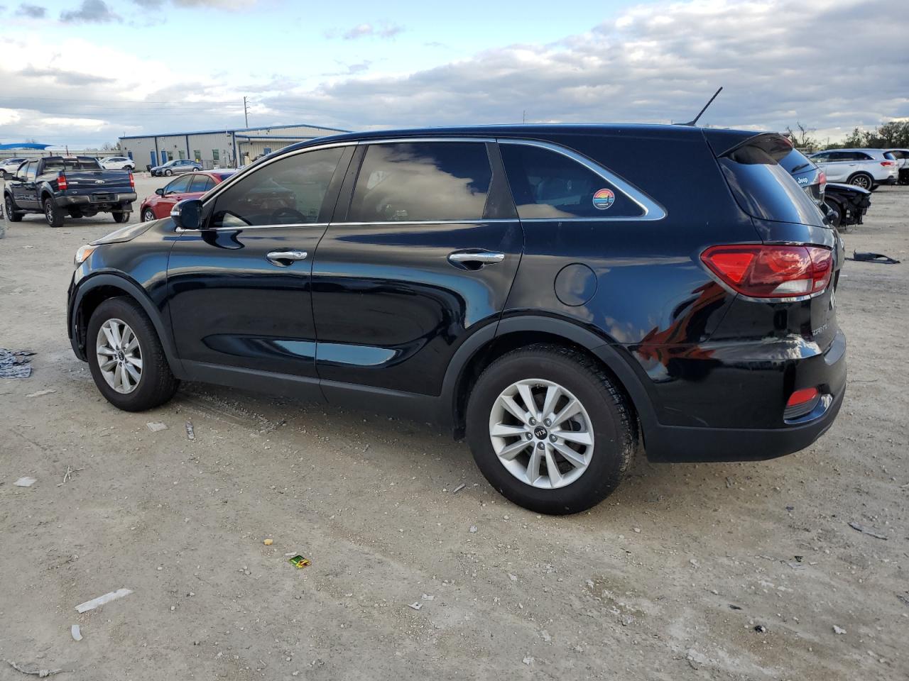2019 Kia Sorento - Image 2
