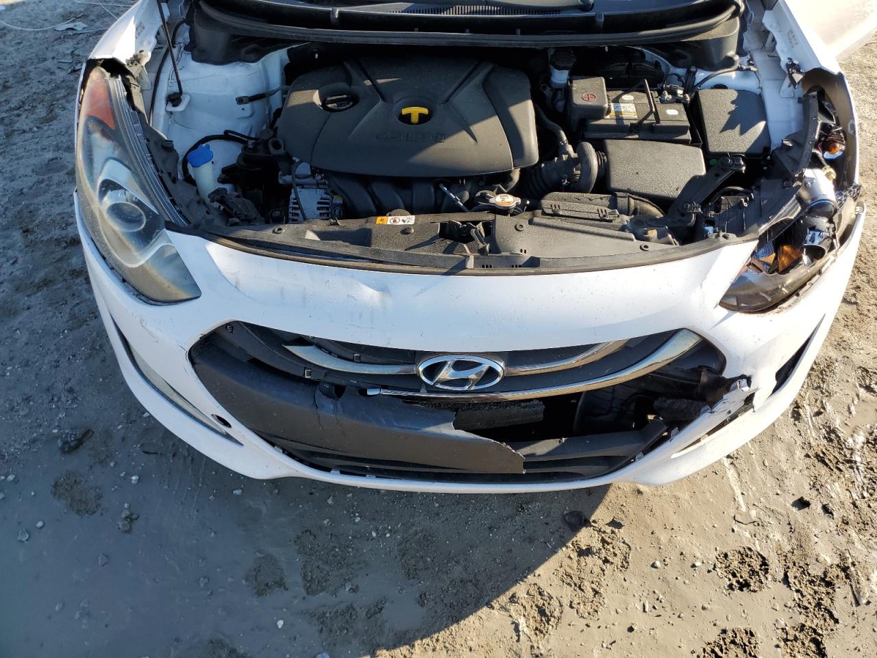 2014 Hyundai Elantra - Image 12