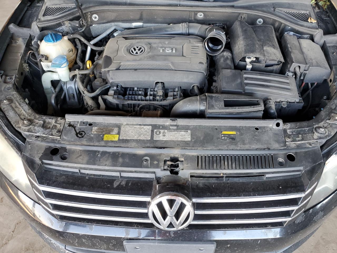 2015 Volkswagen Passat - Image 11