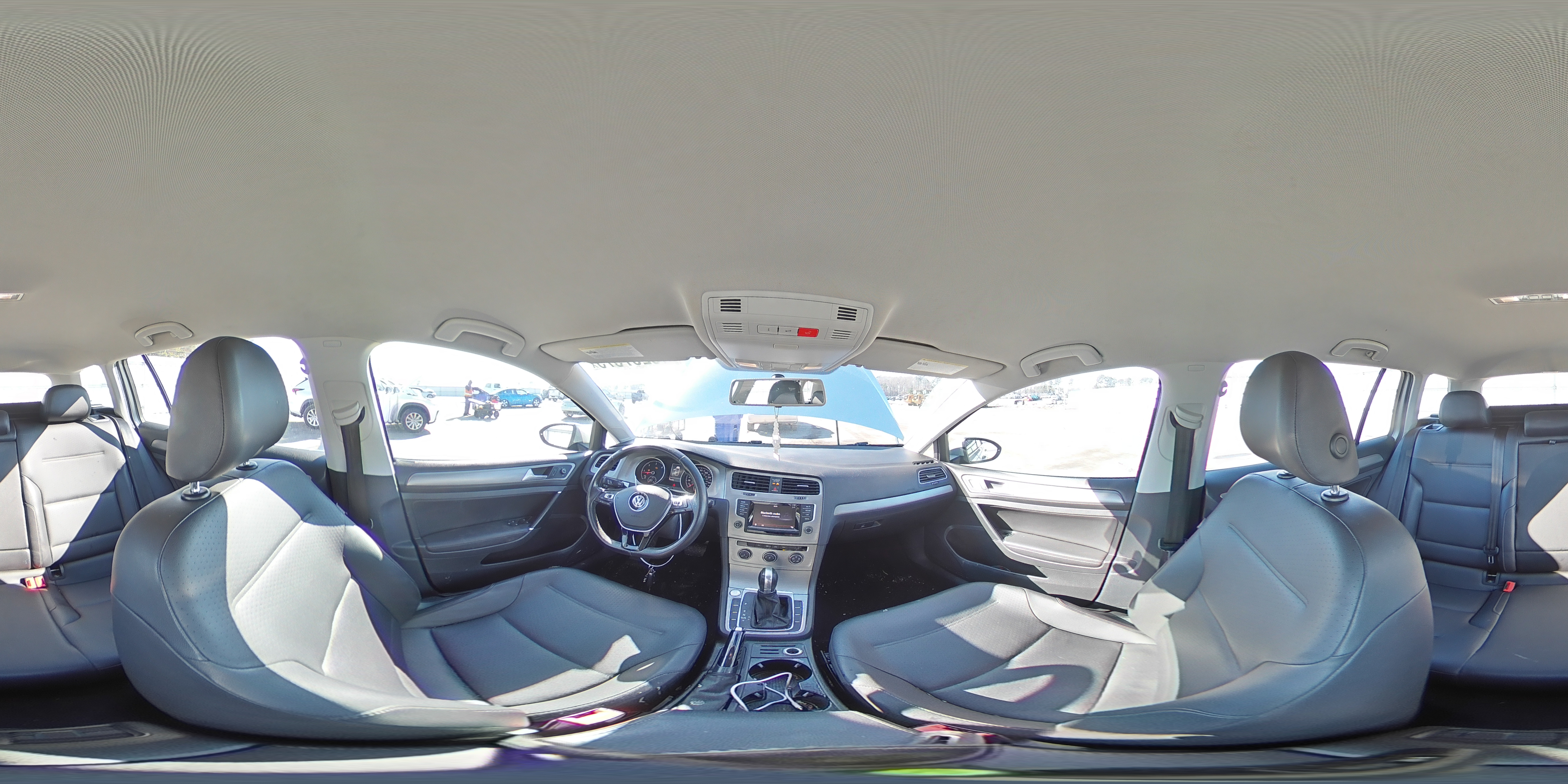 2015 Volkswagen Golf - Image 12