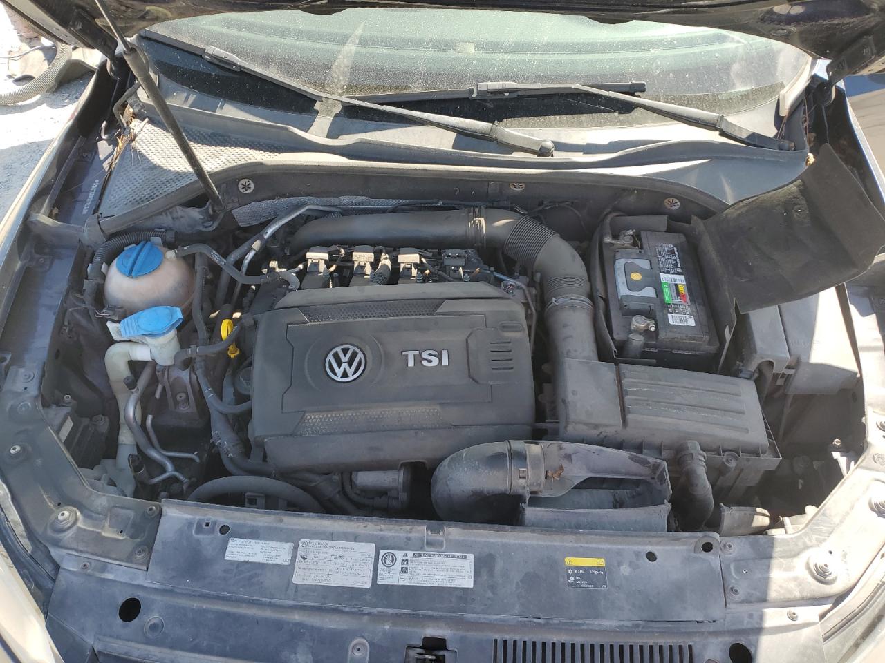 2014 Volkswagen Passat - Image 12