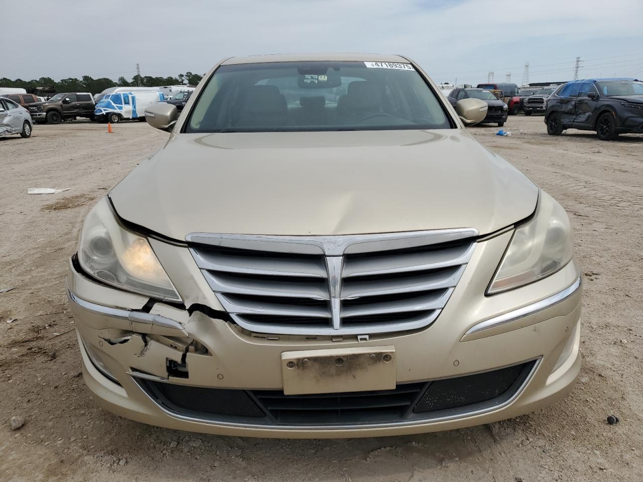 2012 Hyundai Genesis - Image 5