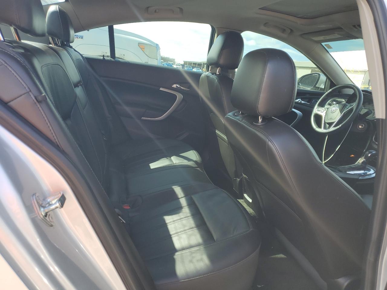 2015 Buick Regal - Image 10