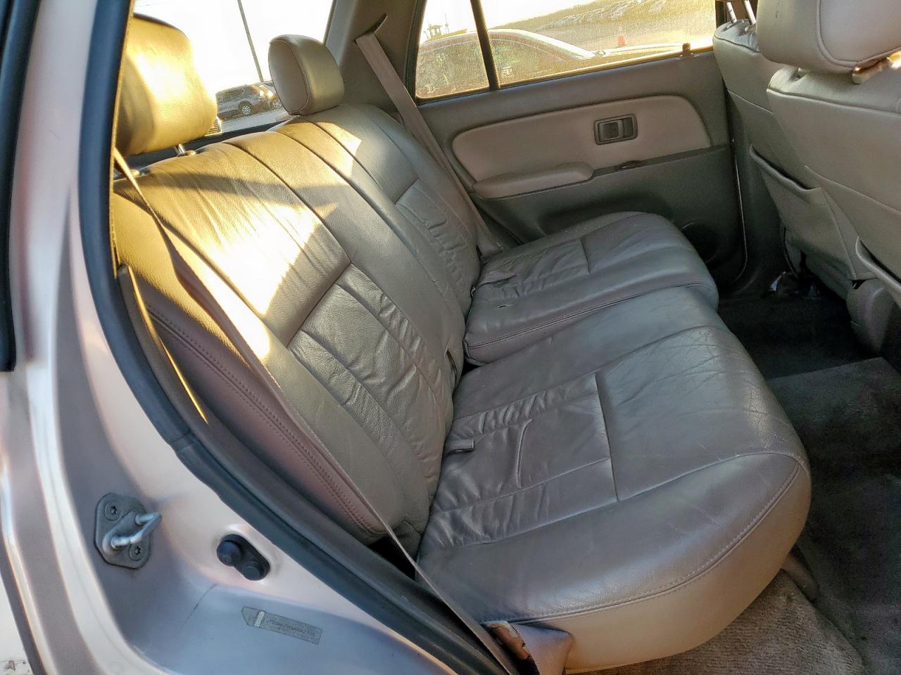 1998 Toyota 4Runner - Image 11