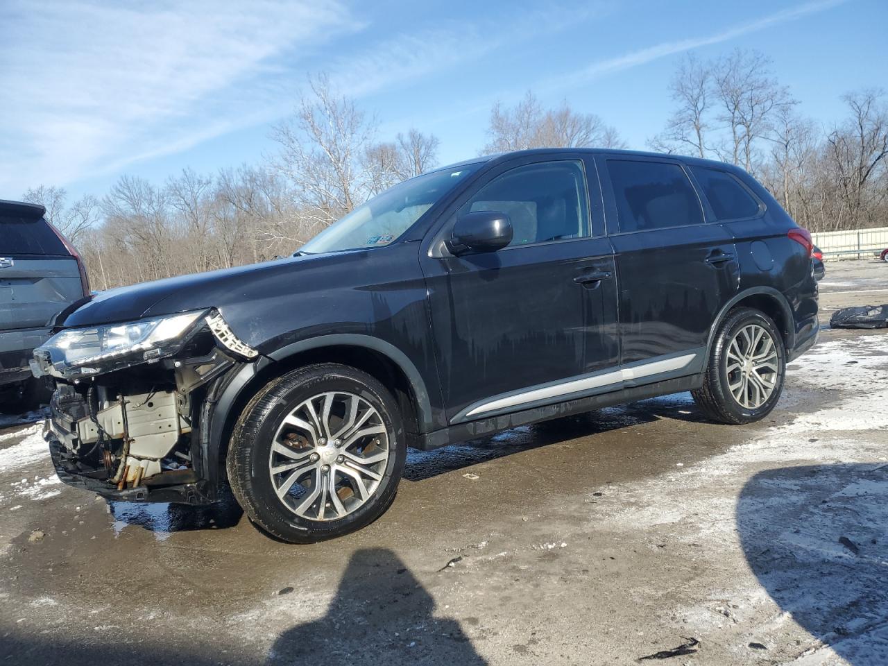 2016 Mitsubishi Outlander - Image 1