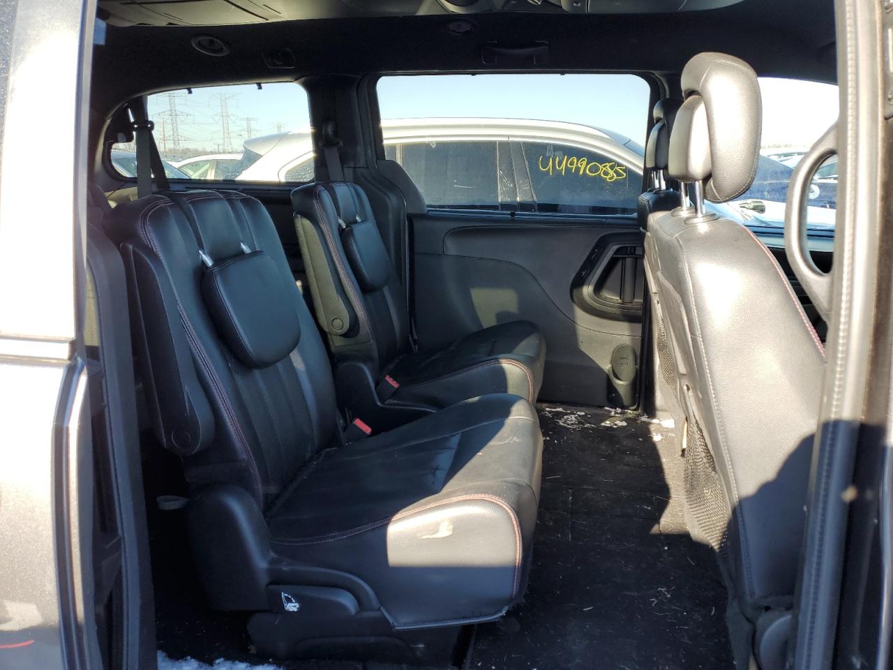 2016 Dodge Caravan - Image 11