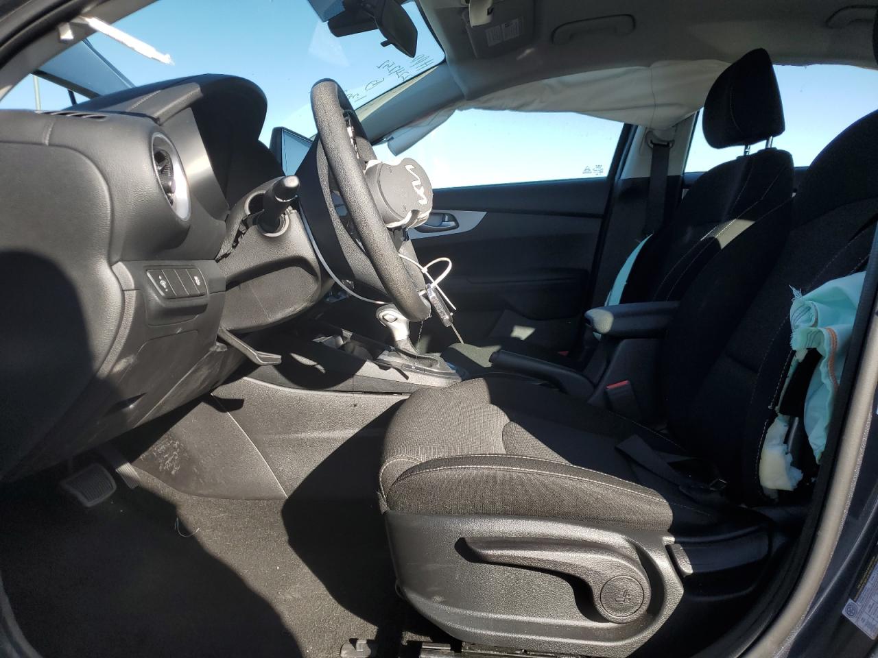 2023 Kia Forte - Image 7