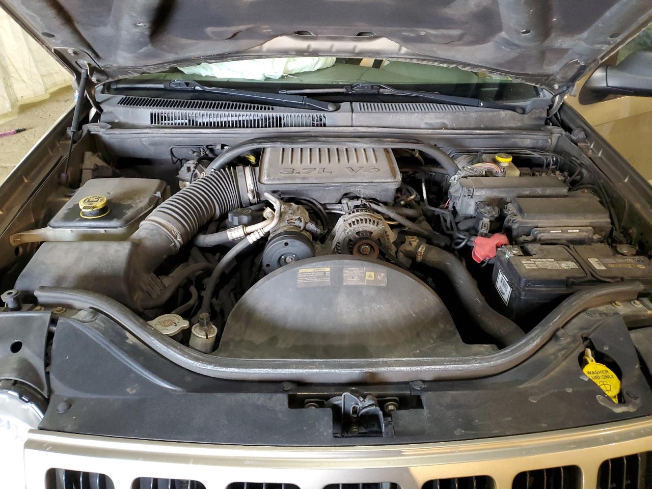 2006 Jeep Grand Cherokee - Image 13