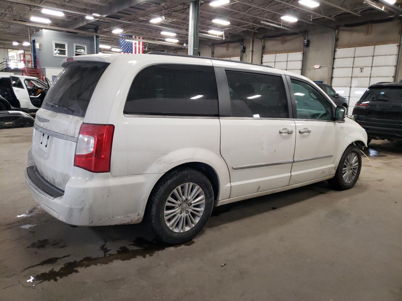 2012 Chrysler Town & Country - Image 3