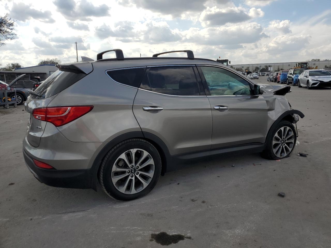 2015 Hyundai Santa Fe - Image 3