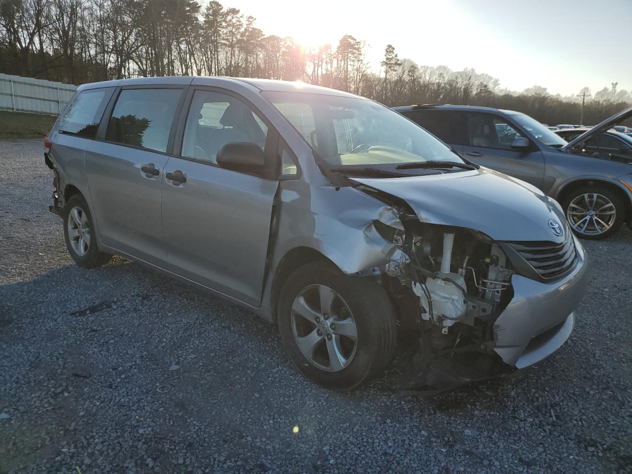 2012 Toyota Sienna - Image 4