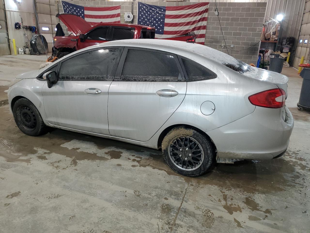 2013 Ford Fiesta - Image 2